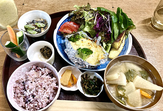 八百万食堂(やおよろずしょくどう)