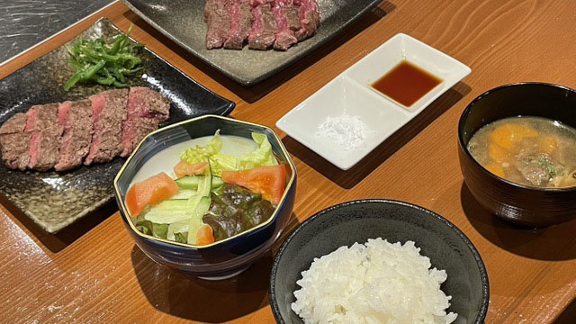 WHITECROWN精肉店 中洲