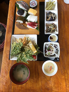 village cafe NAG I NOK I