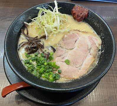 鬼炊き豚骨まくり屋