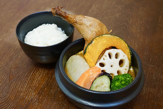 燻製とスープカレー けむり