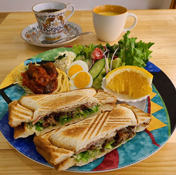 カフェ モア