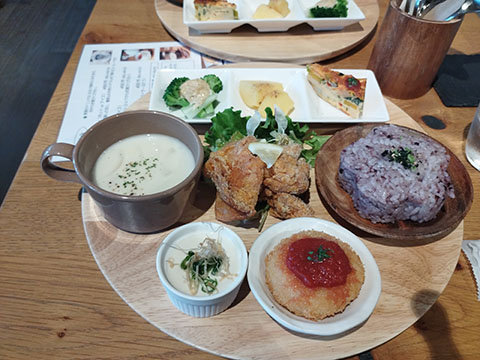 里山キッチン 霜降山カフェ