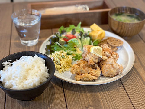 CAFE ROOTS