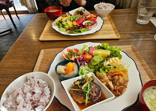 カフェリボーン
