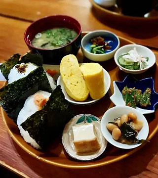 イエローモンスターカフェ