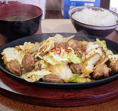 焼肉鉄板&居酒屋 ごち亭