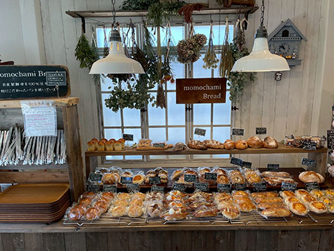 自家製酵母パンの店　momochami Bread