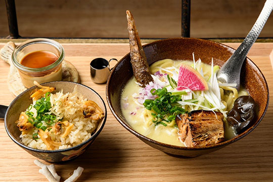貝出汁沖縄そば　キセキ．浦添店