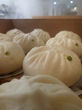 REI  STEAMED  BUN