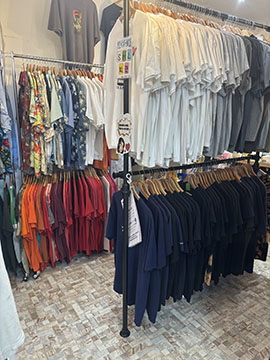 古着屋ファジーの店
