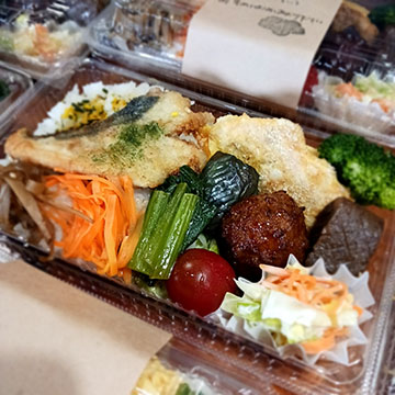 ダイニング岩崎荘