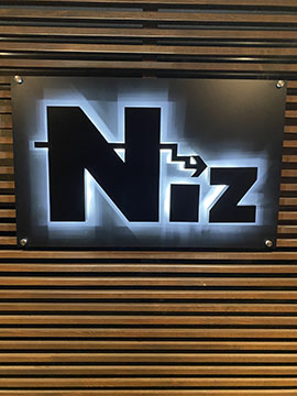 Niz Dinning Bar.