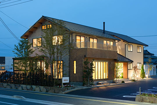 株式会社日動建設　ひまわりハウス