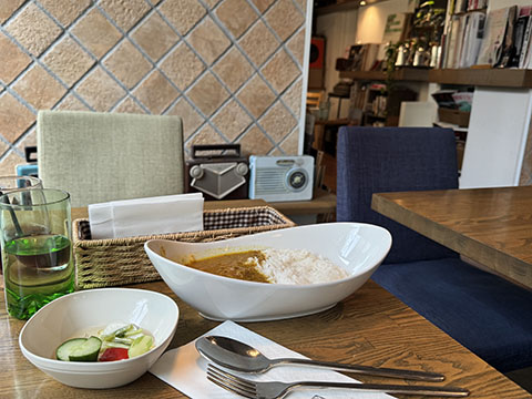 CAFE RADIOPLANT