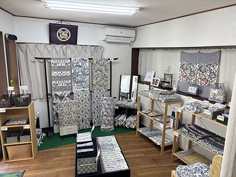 手挿し江戸紅型ショップ　あやせ染芸