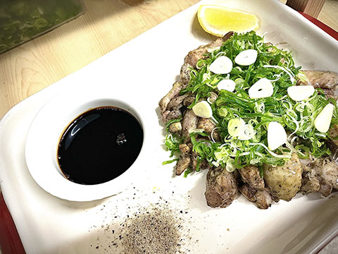ももの藁焼きと炭火焼き鳥 くるる