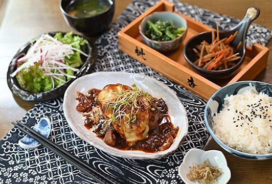 古民家カフェ　枇杏