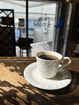 カフェ　ド　ハーフムーン