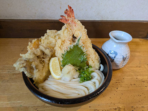 情熱うどん　わらく