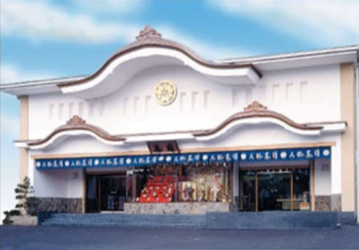 人形の東月