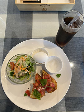 WOODY  CAFE