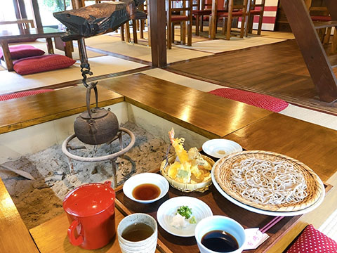 蕎麦とさーもんと　　有庵